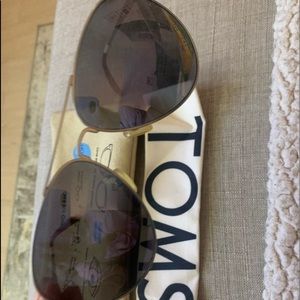 Tom’s Sunglasses